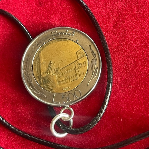 Beautiful unique Italian coin pendant necklace - Picture 2 of 3